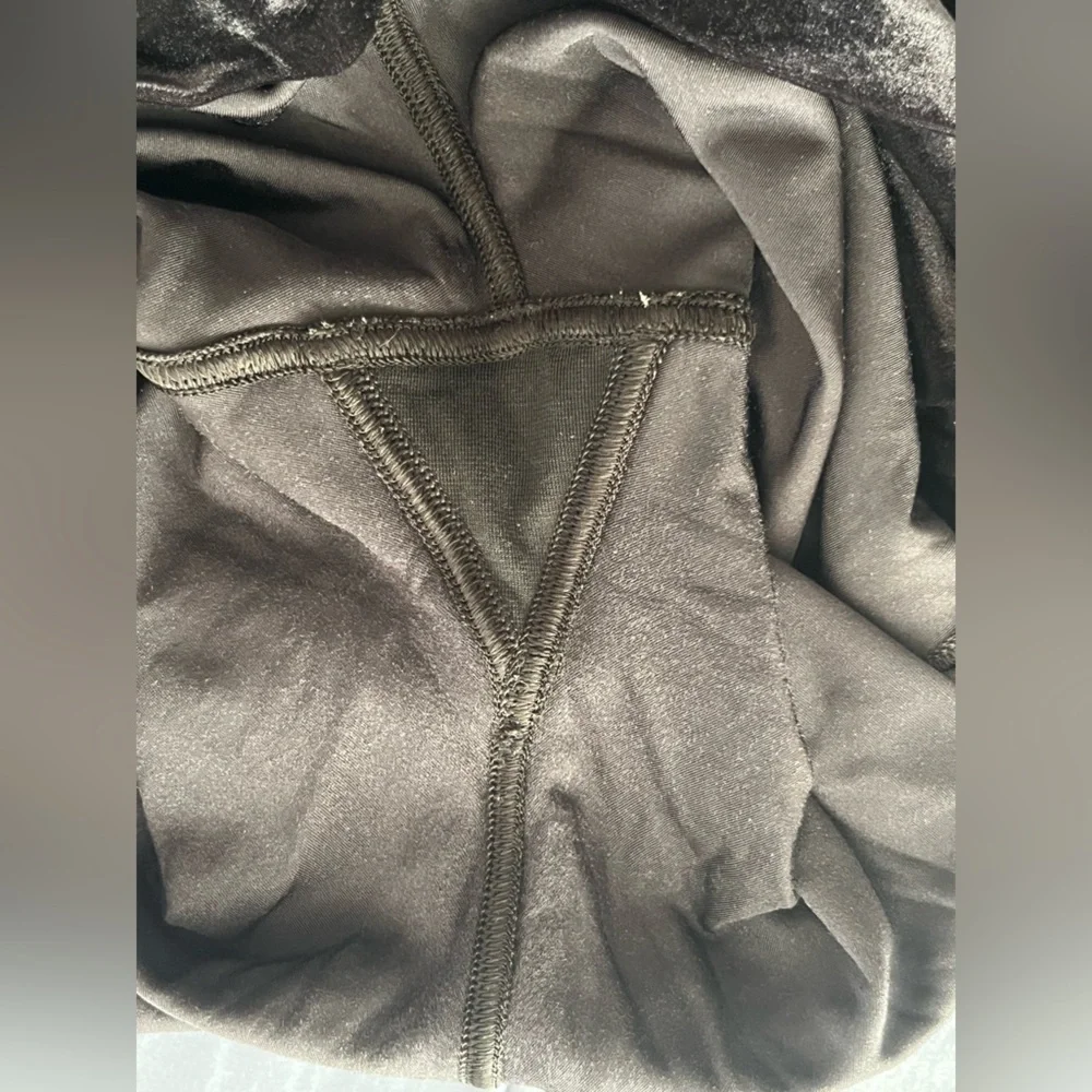 🍋 LIKE NEW Lululemon Wunder Lounge Black High-Rise Tight 28" *Velvet - Sz 8 - Picture 5 of 12